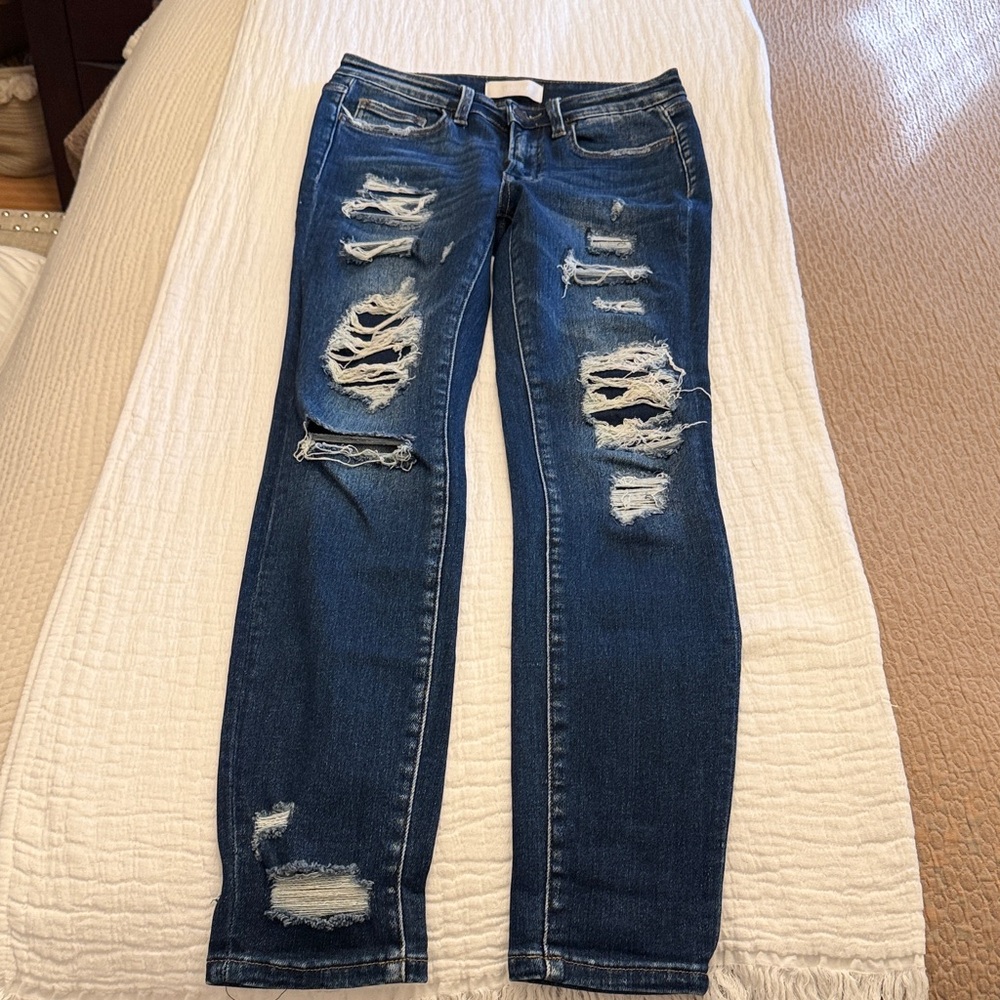 Vervet Distressed Skinny Jeans in Blue